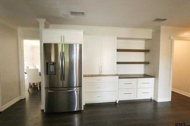 Building Photo - 18751 Ridgeline Rd