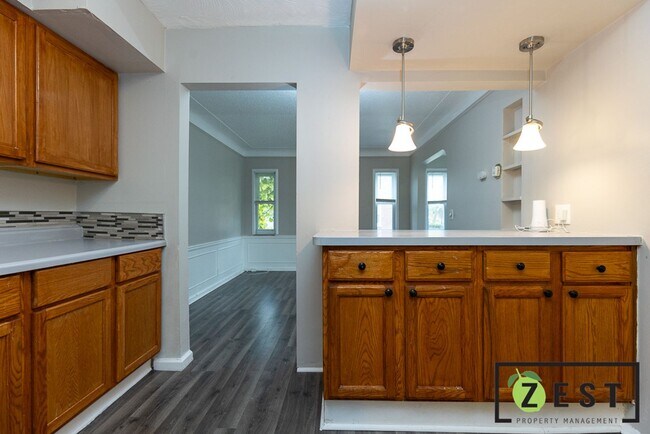Building Photo - - BEAUTIFUL 3-BEDROOM 1 BATHROOM  April 11th 2-2:30 pm!