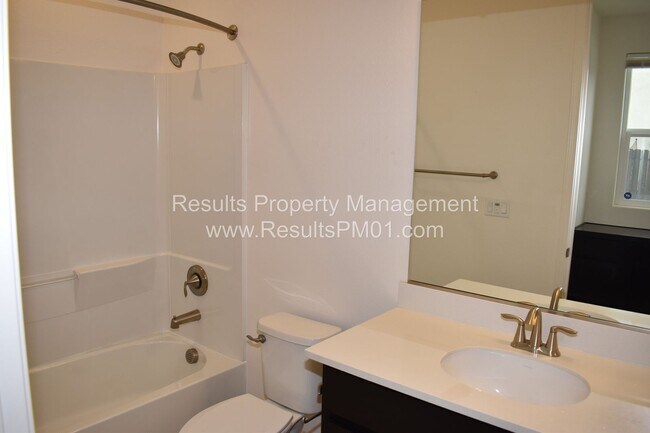 Building Photo - Lovely upgraded Four bedroom w Loft