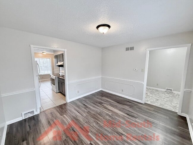 Building Photo - 1266 Hickory Ridge Dr