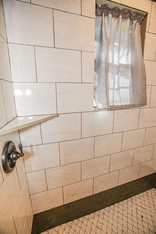 Building Photo - 690 County Rd 219