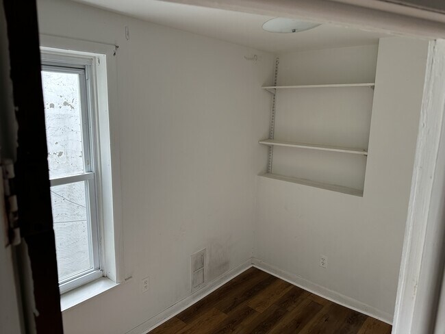 Building Photo - 3942 Delancey St