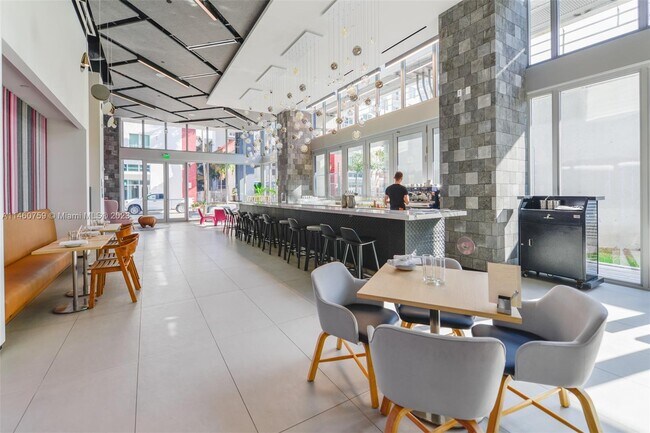 Building Photo - 227 NE 2nd St