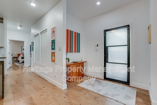 Building Photo - 211 Gibson