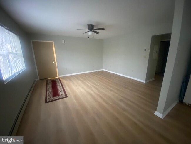 Building Photo - 128 Mortimer St