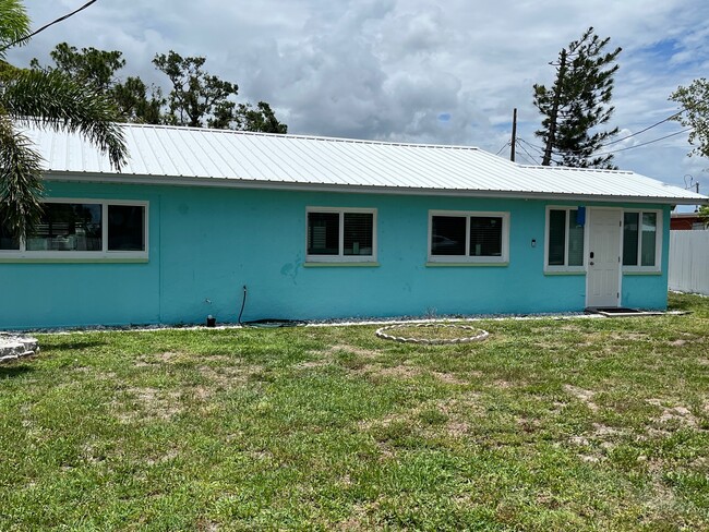 Building Photo - 495 S McCall Rd