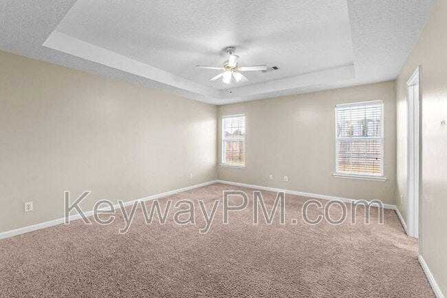 Building Photo - 124 Summerfield Cir