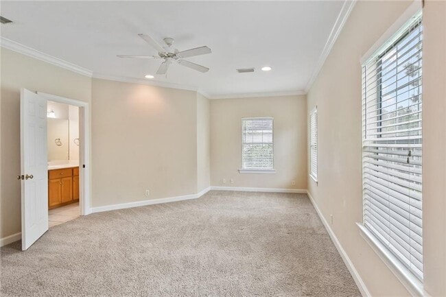 Building Photo - 161 Huntington Cir