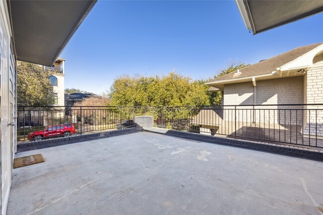 Building Photo - 705 Harold St