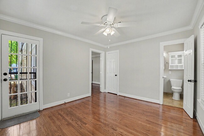 Building Photo - 2805 Rosewood St