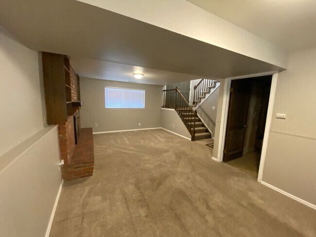 Building Photo - Beautiful Vista Grande home in cul-de-sac