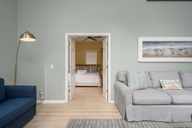 Building Photo - 3 Cassina Ln