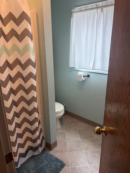 Bathroom 2 - 1233 Nehalem Ave