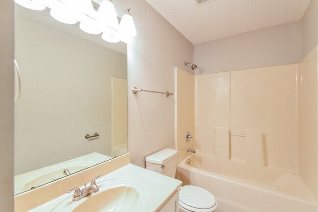 Building Photo - 7837 Pinefrost Ln