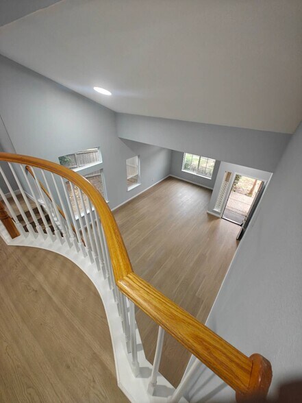 Building Photo - 9650 Mindoka Way