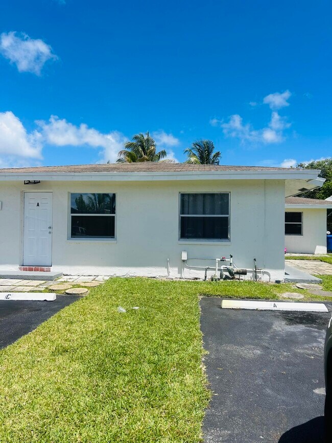 Building Photo - 1471 NW 20th St