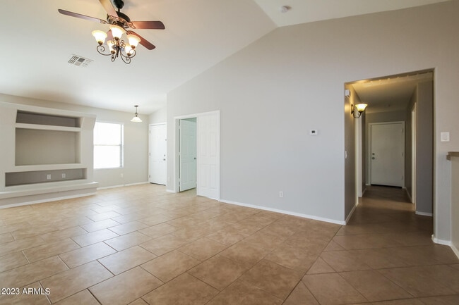 Building Photo - 14821 N 129th Dr