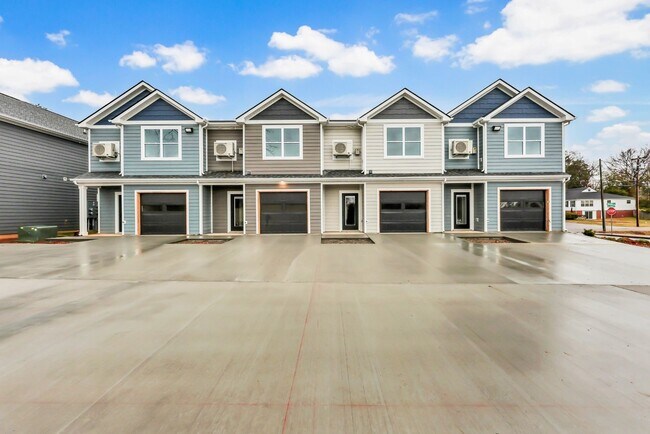 Building Photo - 180 Clay Ridge Dr