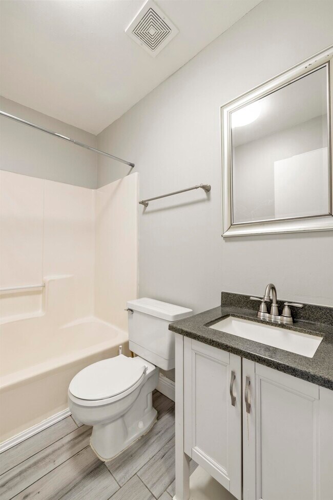 Building Photo - 2387 Gregory Dr