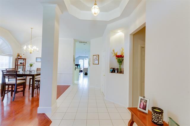 Building Photo - 2304 Ravenhurst Dr