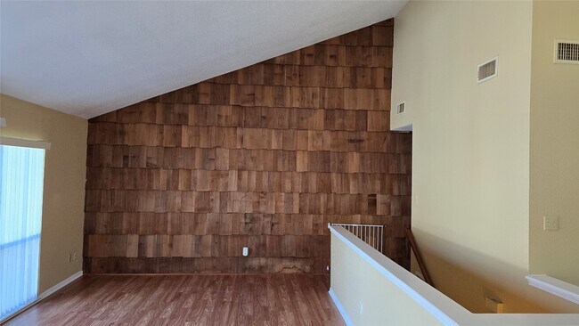 Building Photo - 135 April Point Dr N