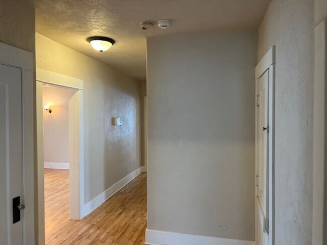 Building Photo - 2520 H St