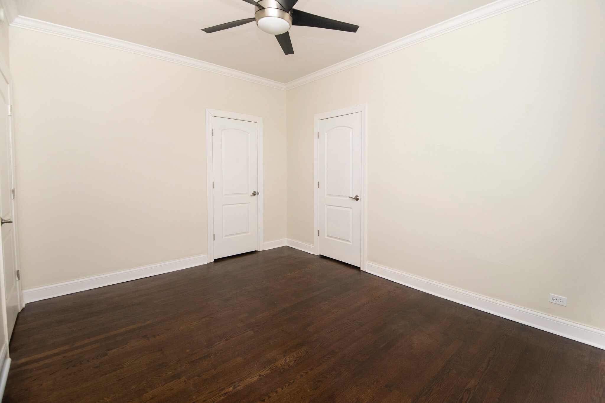 Building Photo - 817 Judson Ave