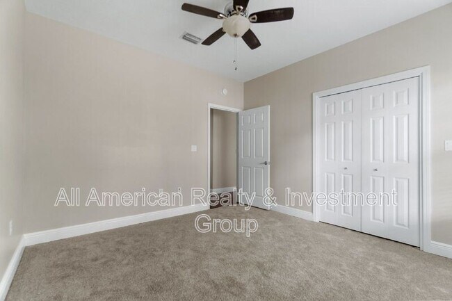 Building Photo - 4301 Hidden Lakes Dr