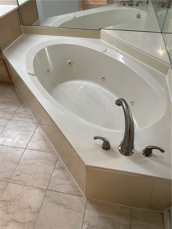 Building Photo - 682 E Morningside Dr NE