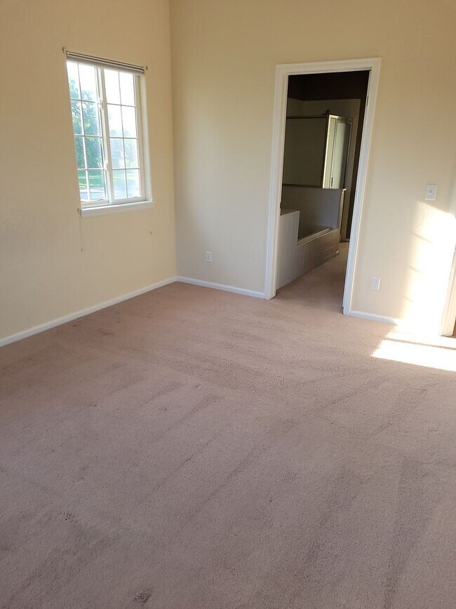 Building Photo - Beautiful Longmont Condo Next to UTE Creek Golf Course at Villas at Ute Creek