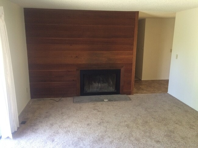 Building Photo - Single Level Home on Greenway Park