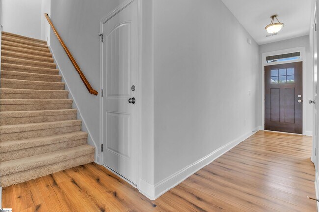 Building Photo - 111 Royal Pine Wy.