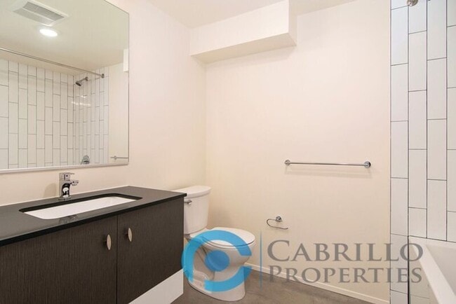 Building Photo - 2870 Fourth Ave