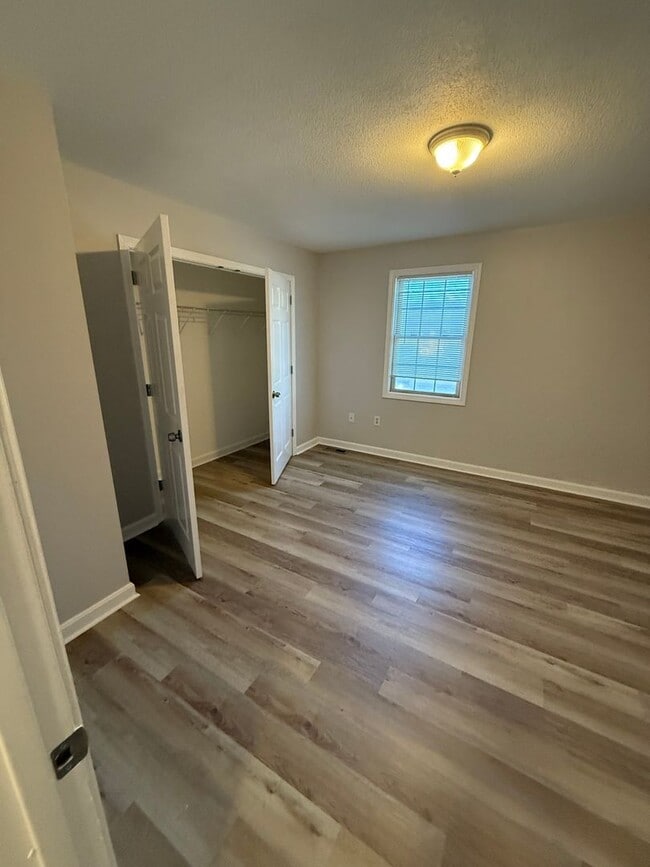 Building Photo - Beautiful three bedroom homes!