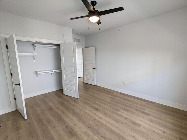 Building Photo - 2500 Longview St