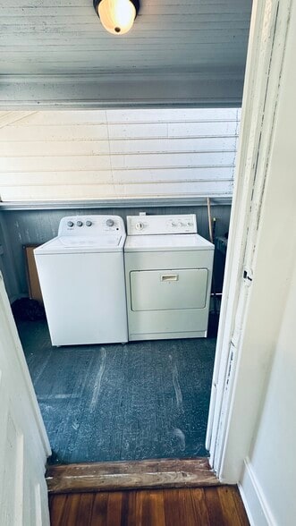 Laundry - 411 Ebenezer Ave