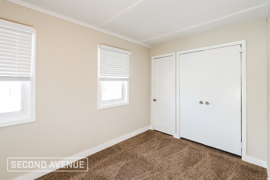 Building Photo - 3600 E 57th St