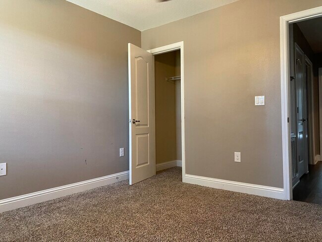 Building Photo - 8544 Holley Hills Cir