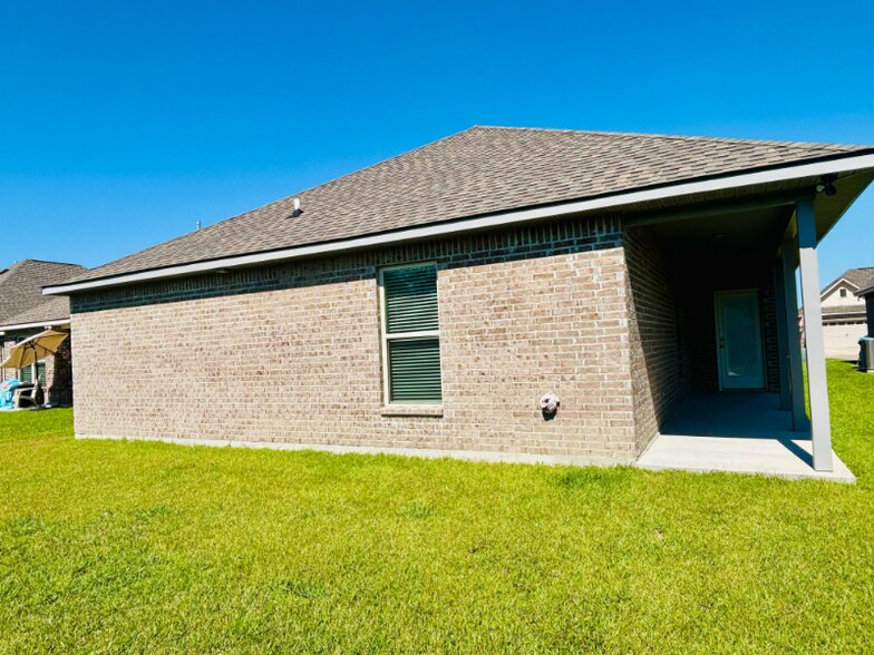 Building Photo - 4739 Viola Farms Dr