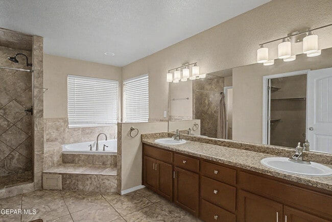 Building Photo - 12741 Tierra Monje Ln