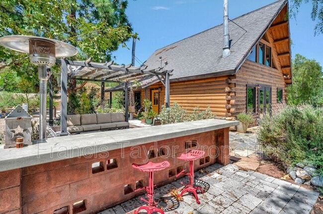 Building Photo - 2689 Daisy Ln