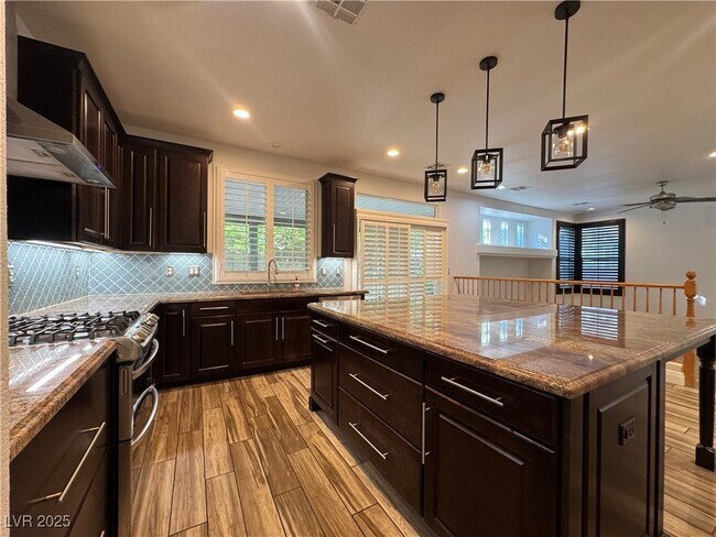 Building Photo - 9501 Ironsend St