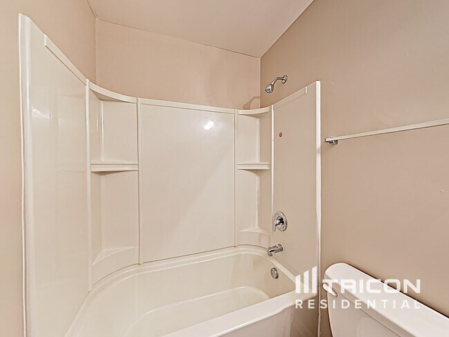 Building Photo - 4932 Magnasco Ln