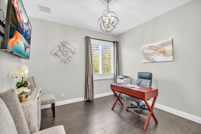 Building Photo - 4661 Manderly Dr