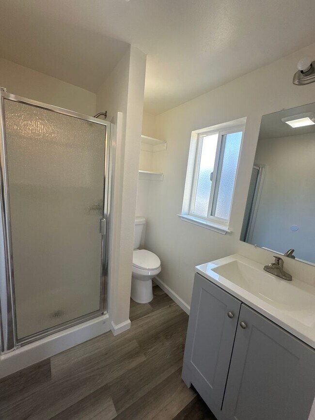 Building Photo - Updated Studio in the heart of Watsonville!