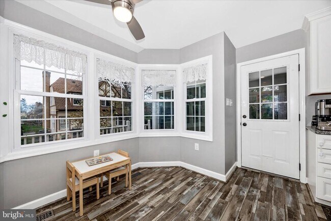 Building Photo - 2465 Bear Den Rd