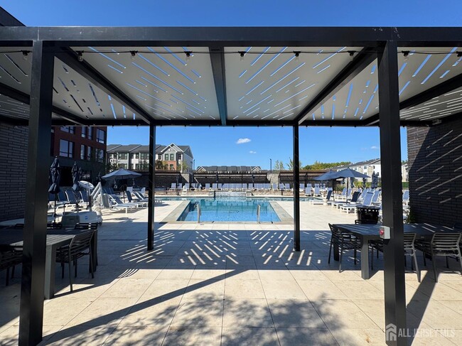 Building Photo - 618 Sadie Cir