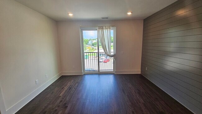 Building Photo - Simple & Stylish 1BR, 1BA Home