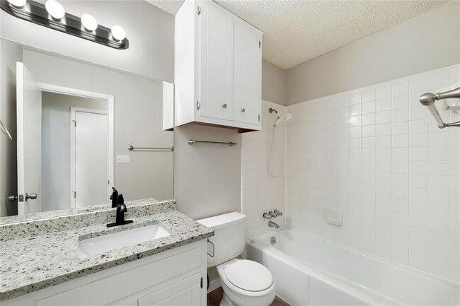 Building Photo - 3222 Tamarron Blvd