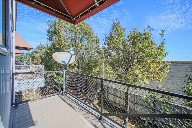Building Photo - 6913 Yellowstone Way Dr